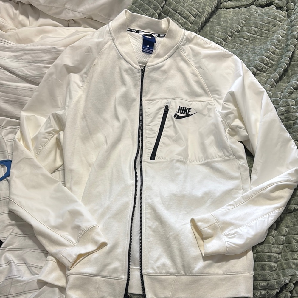 Nike Sportswear Windrunner Jacket In White